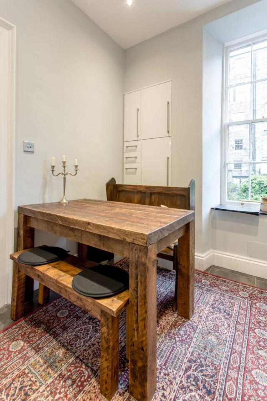 Joivy Converted Flat In Historic Building In New Town Единбург Екстер'єр фото